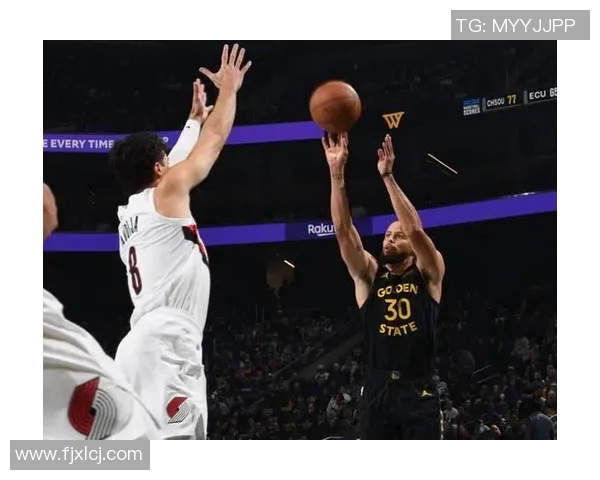 勇士与开拓者激战四月二十日季后赛精彩回顾与分析